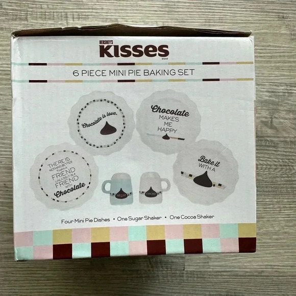 Kisses 6 PIECE MINI PIE BAKING SET - Picture 3 of 5